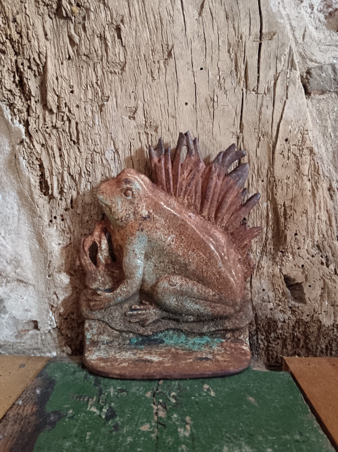 Antique Late 19th Century Cast Iron Figural Frog and Reed Doorstop  Door Porter (1).jpg